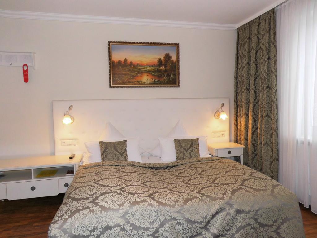 Aparthotel Guzulka & Restaurant Βερολίνο Εξωτερικό φωτογραφία