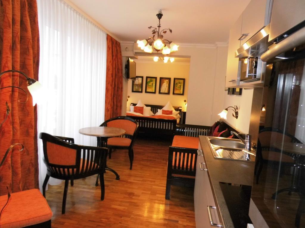 Aparthotel Guzulka & Restaurant Βερολίνο Εξωτερικό φωτογραφία
