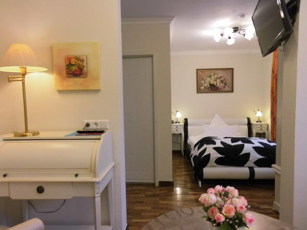 Aparthotel Guzulka & Restaurant Βερολίνο Εξωτερικό φωτογραφία