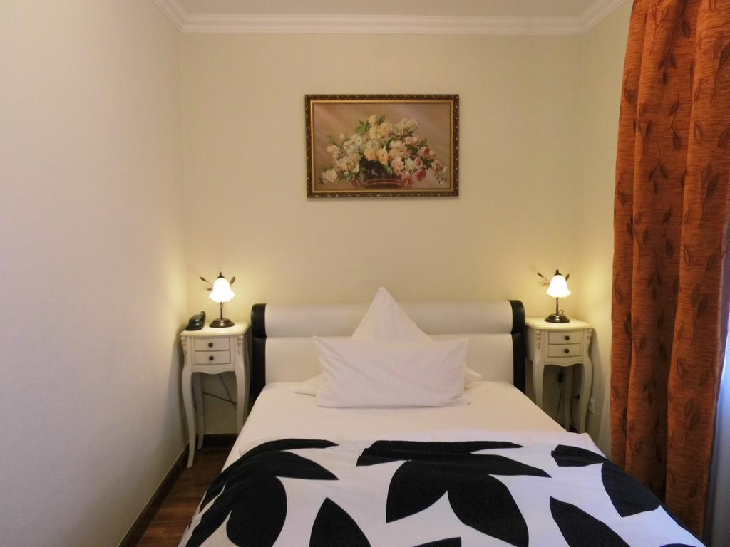 Aparthotel Guzulka & Restaurant Βερολίνο Εξωτερικό φωτογραφία