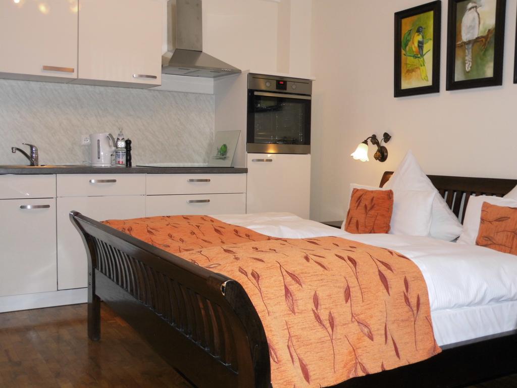 Aparthotel Guzulka & Restaurant Βερολίνο Εξωτερικό φωτογραφία