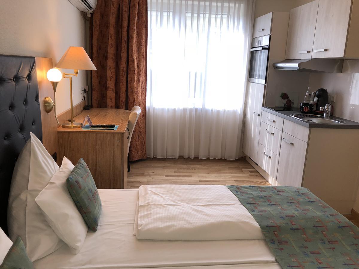 Aparthotel Guzulka & Restaurant Βερολίνο Εξωτερικό φωτογραφία