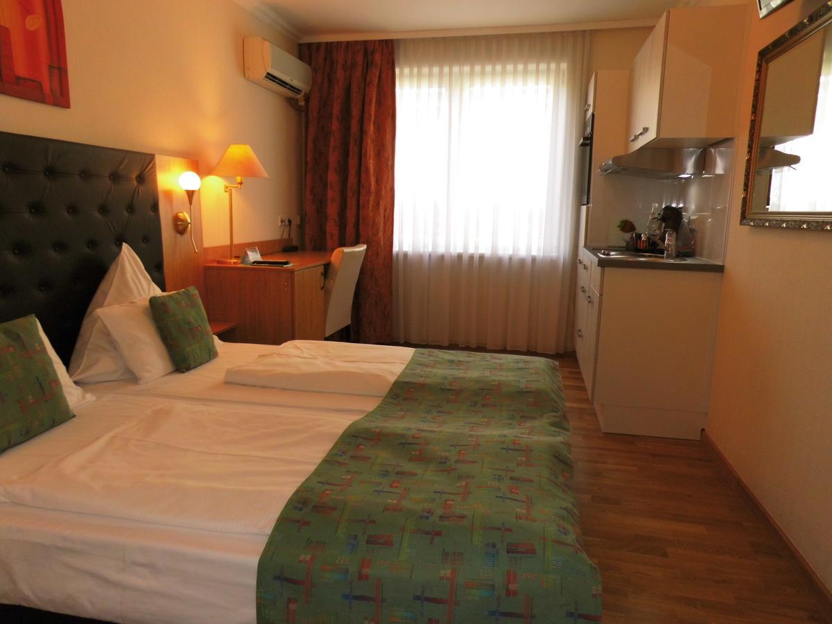 Aparthotel Guzulka & Restaurant Βερολίνο Εξωτερικό φωτογραφία