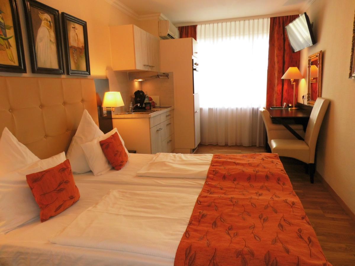 Aparthotel Guzulka & Restaurant Βερολίνο Εξωτερικό φωτογραφία