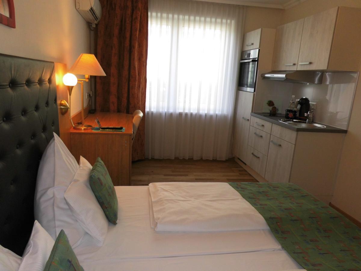 Aparthotel Guzulka & Restaurant Βερολίνο Εξωτερικό φωτογραφία